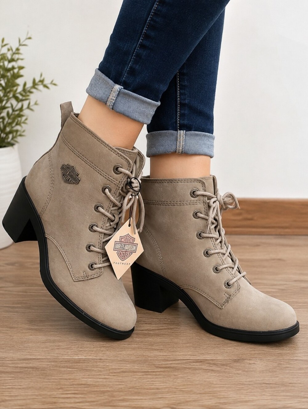 Harley-Davidson Women's Lace-Up Beige Boots